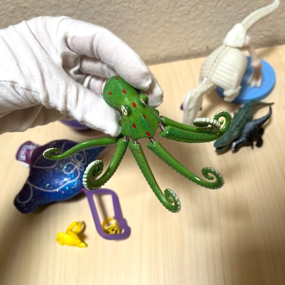 Batch of 14 toys. Dinosaur, lego, finger puppets, movie toys EUC - Picture 8 of 11